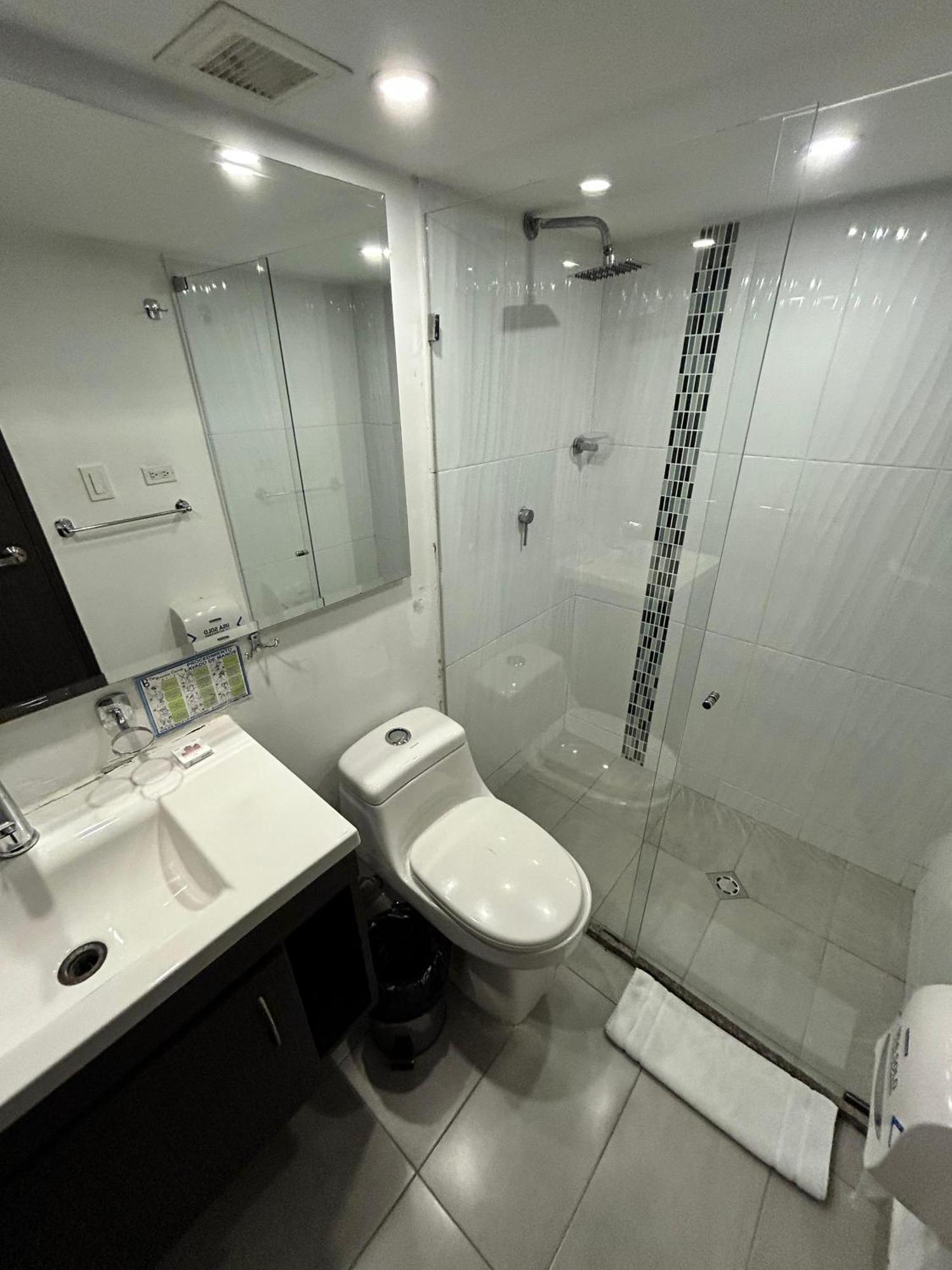 Aw Hotel Serenity Ferial بوغوتا المظهر الخارجي الصورة