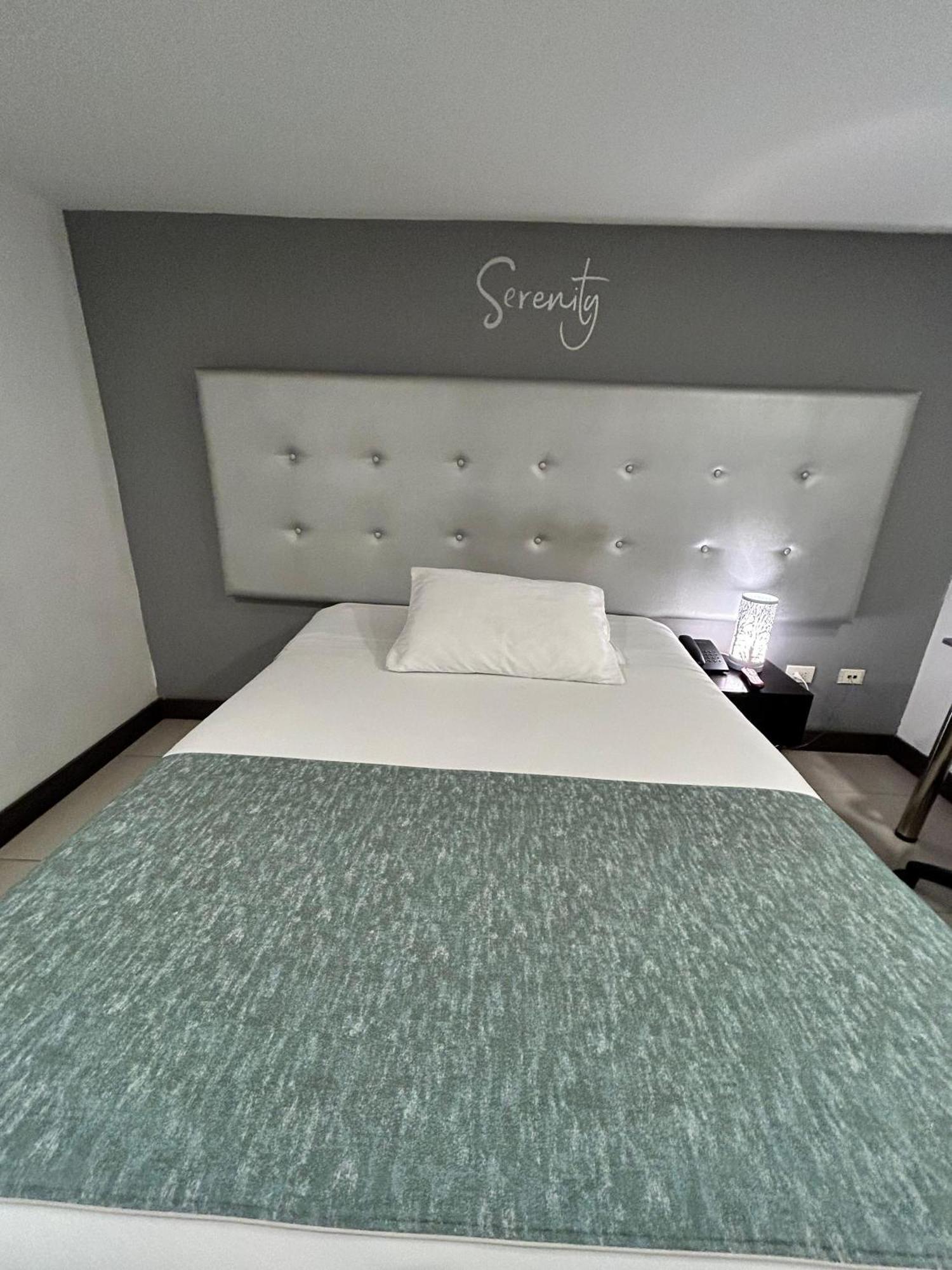Aw Hotel Serenity Ferial بوغوتا المظهر الخارجي الصورة